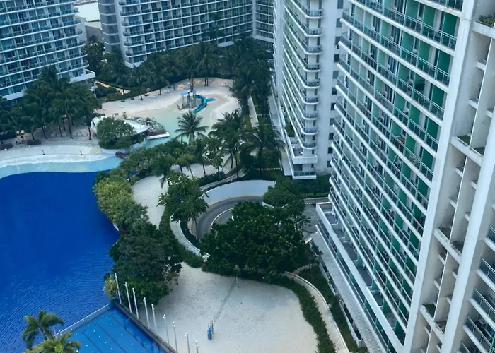 Condotel Azure Beachview *